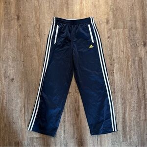 BOYS NAVY ADIDAS ACTIVEWEAR SWEATPANTS  (SIZE L)